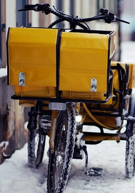 Delivery image. Post tricycle